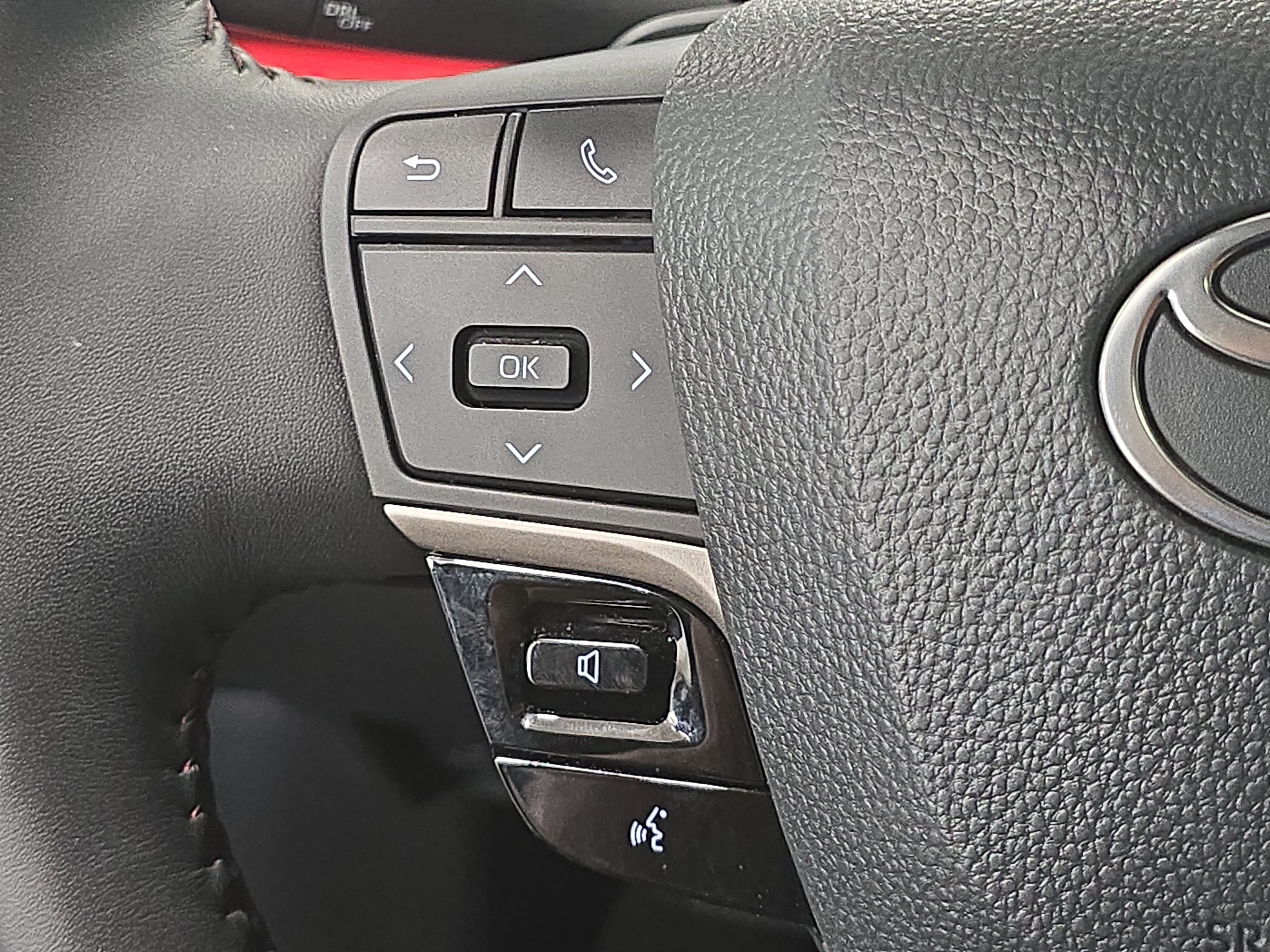 Used 2026 Toyota Camry XSE FWD image 11
