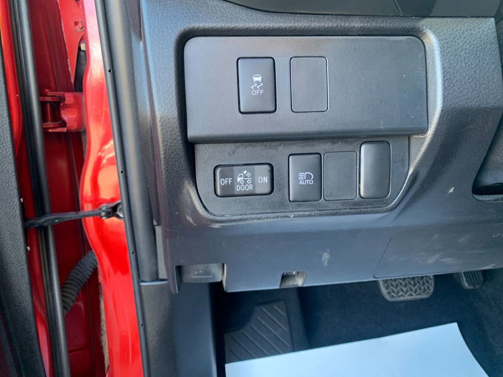 Used 2023 Toyota Tacoma SR image 31