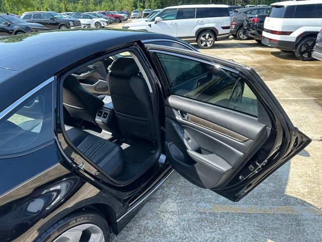 Used 2018 Honda Accord Touring image 13
