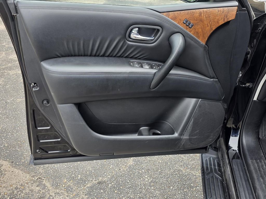 Used 2024 Nissan Armada SL w/ Captain's Chairs Package image 42