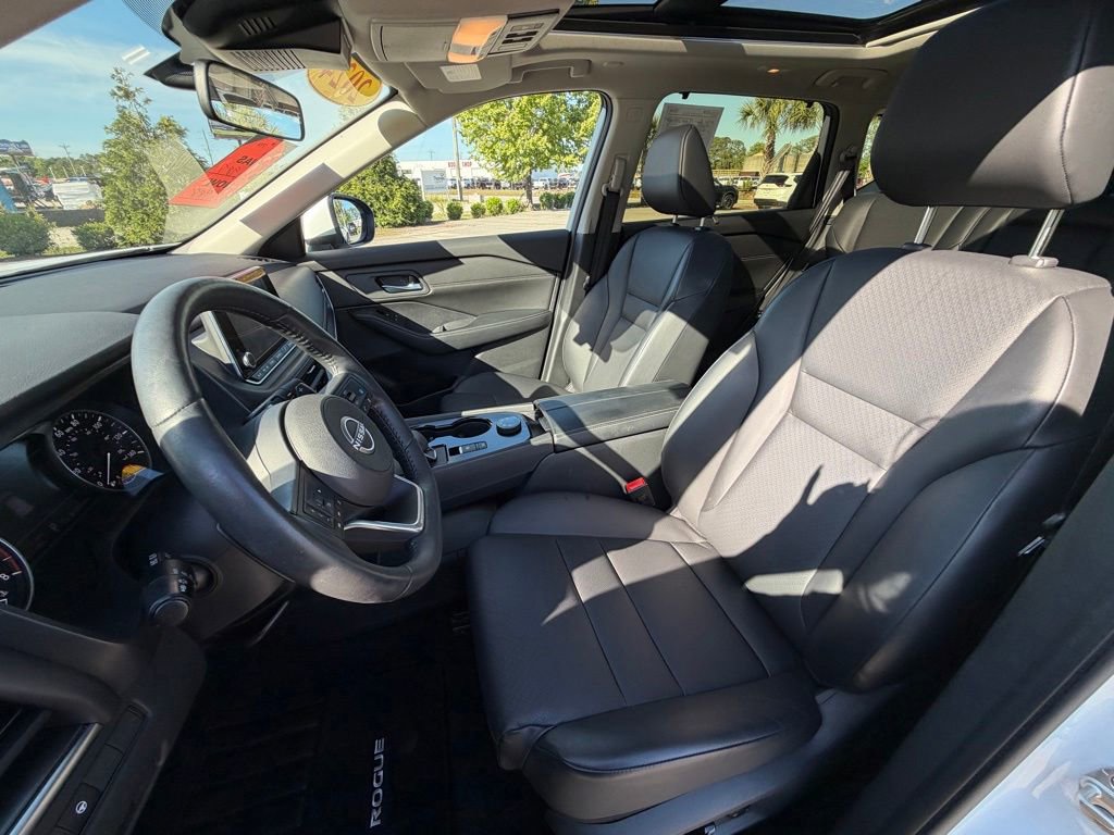 Used 2024 Nissan Rogue SV w/ SV Premium Package AWD/4WD image 11