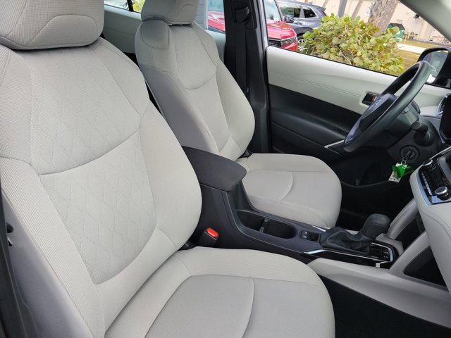 Used 2025 Toyota Corolla Cross L image 6