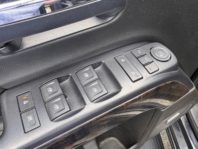 Used 2015 GMC Sierra 2500 Denali w/ Duramax Plus Package AWD/4WD image 19