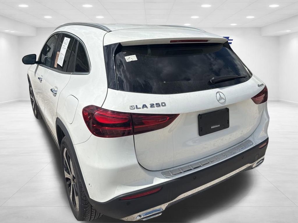 Used 2025 Mercedes-Benz GLA 250 4MATIC image 6