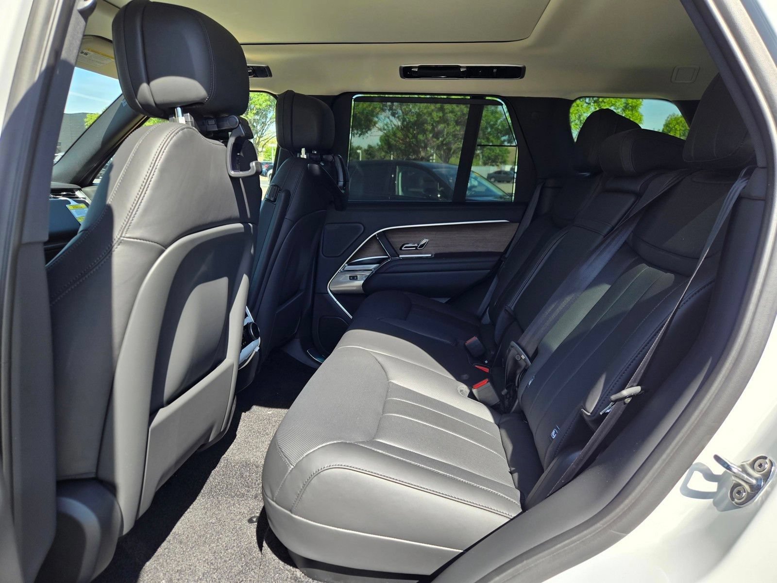 New 2026 Land Rover Range Rover SE AWD/4WD image 8