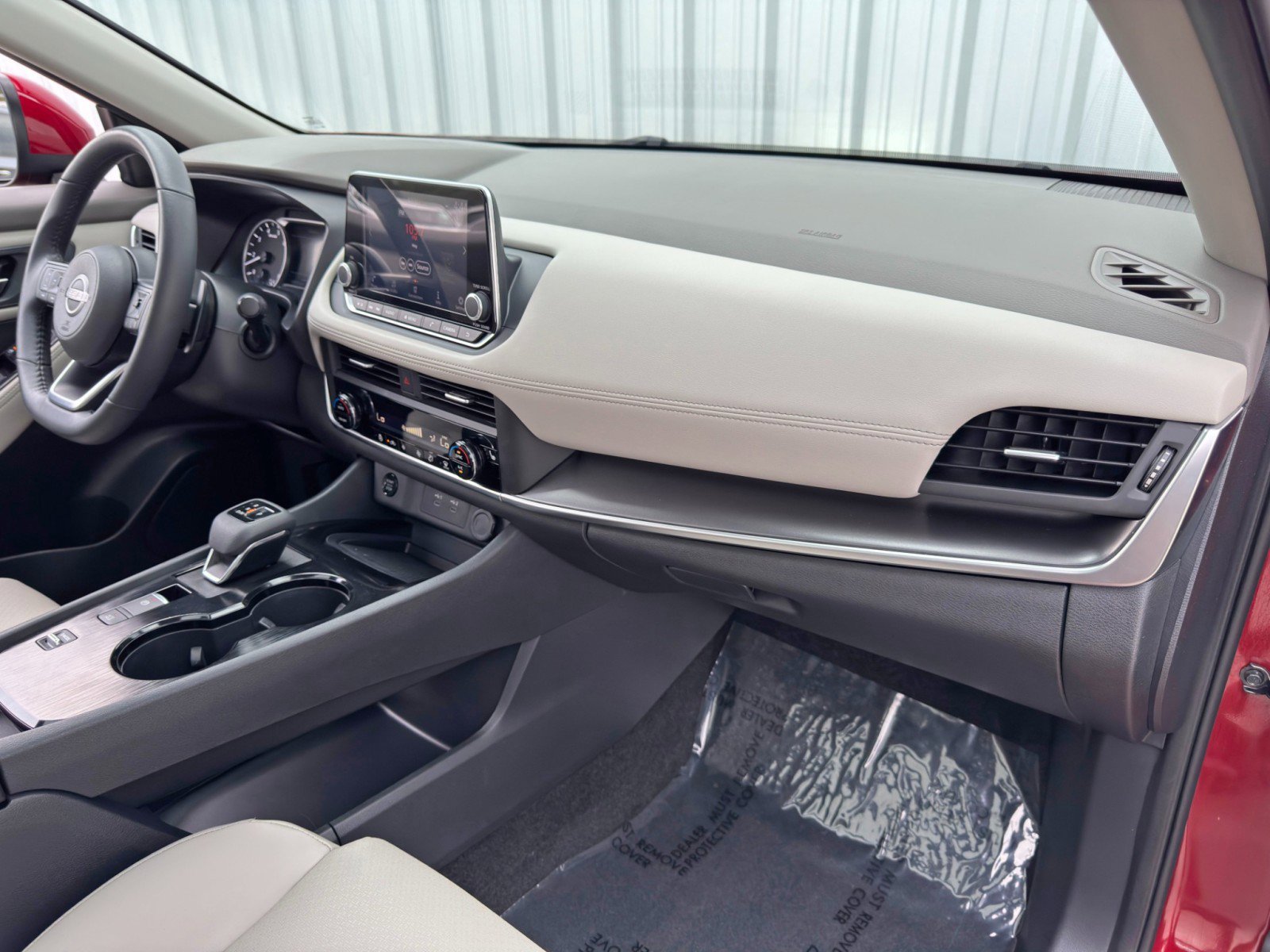 Used 2024 Nissan Rogue SV w/ SV Premium Package image 13