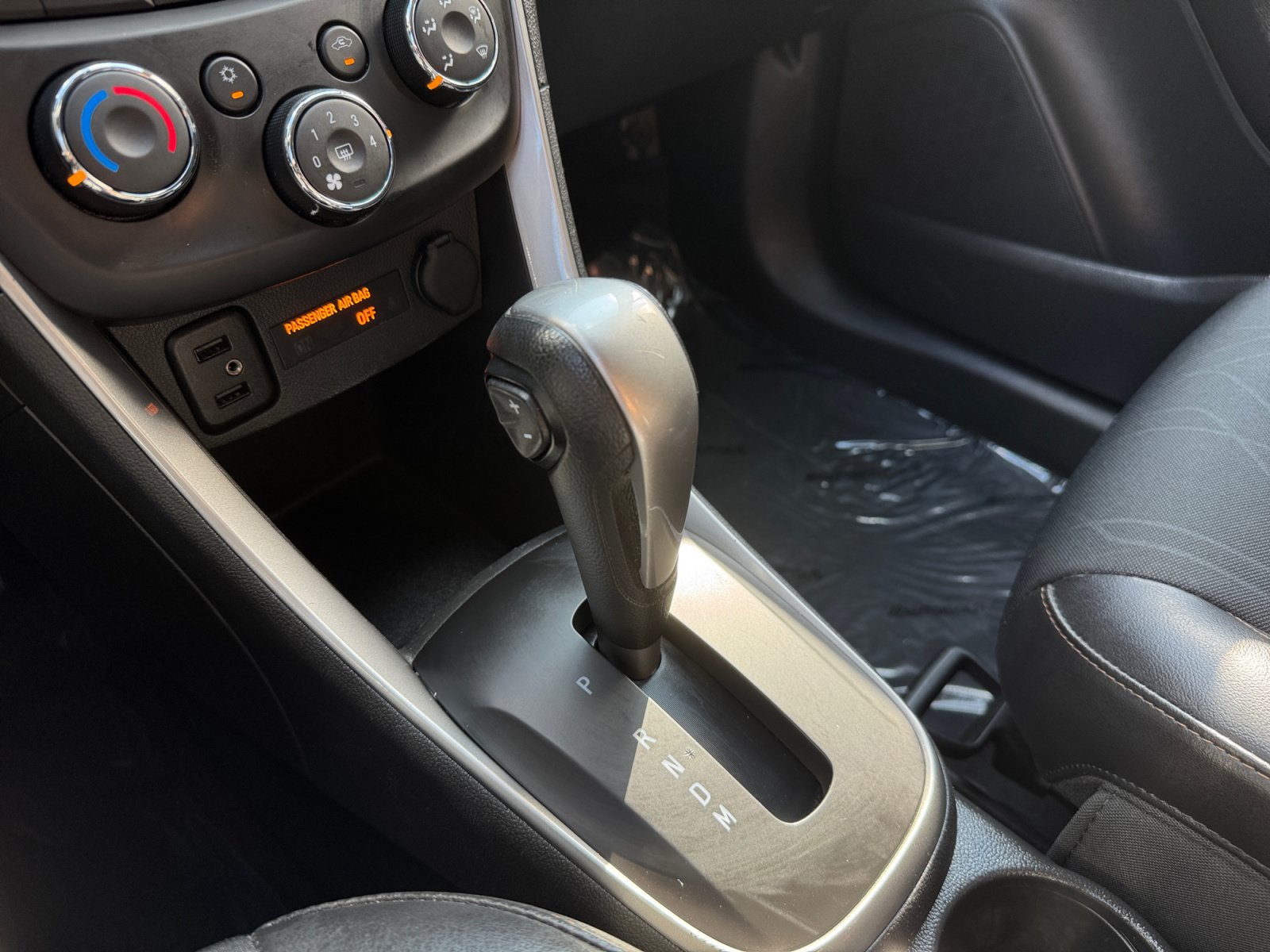 Used 2020 Chevrolet Trax LT w/ LT Convenience Package FWD image 19