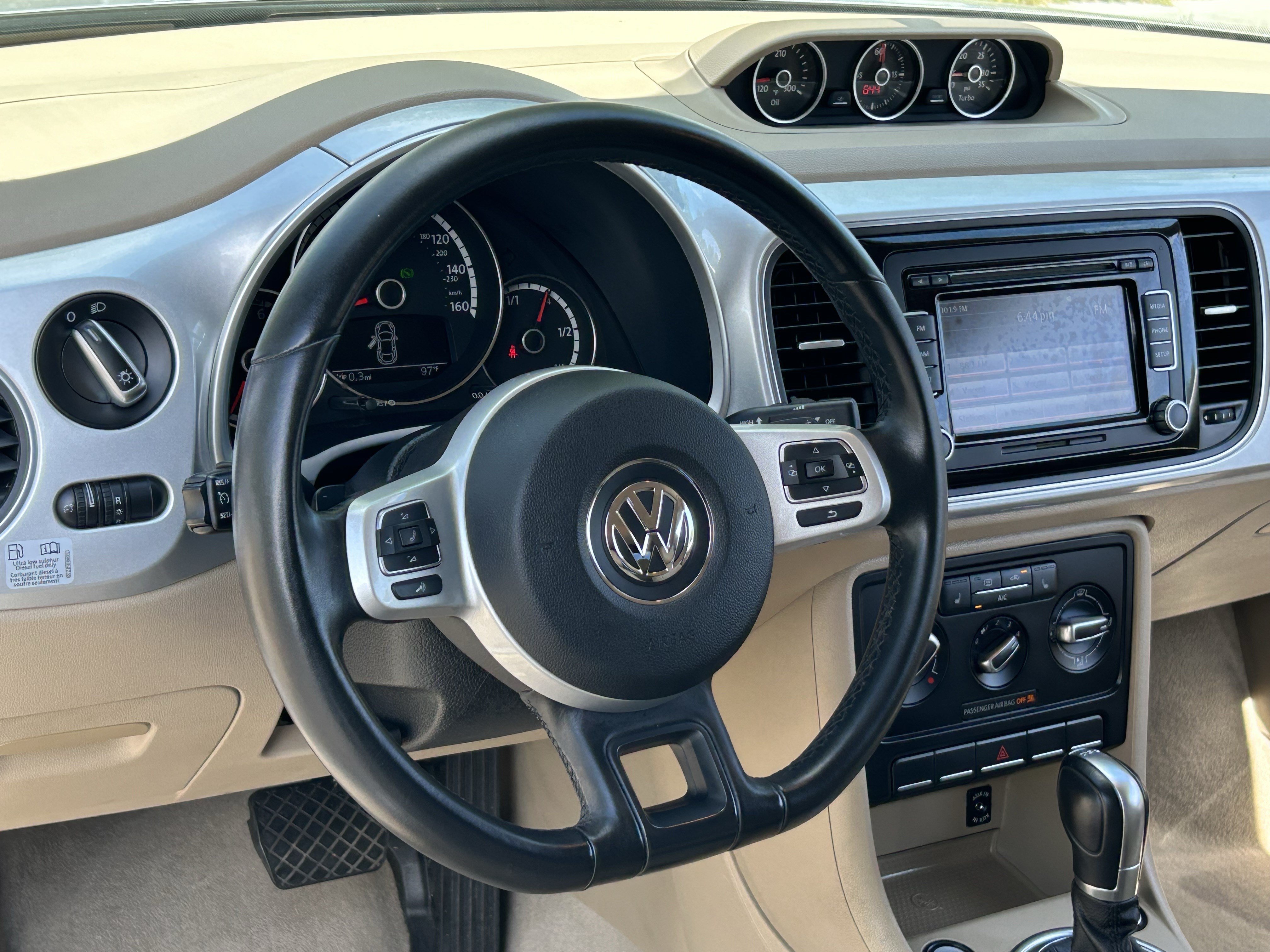Used 2014 Volkswagen Beetle TDI FWD image 27