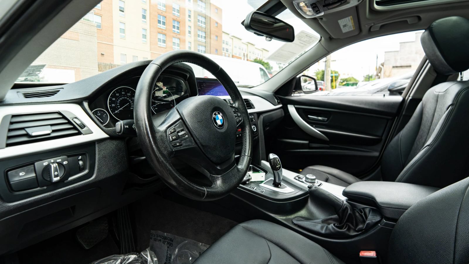 Used 2013 BMW 328i xDrive Sedan AWD/4WD image 29