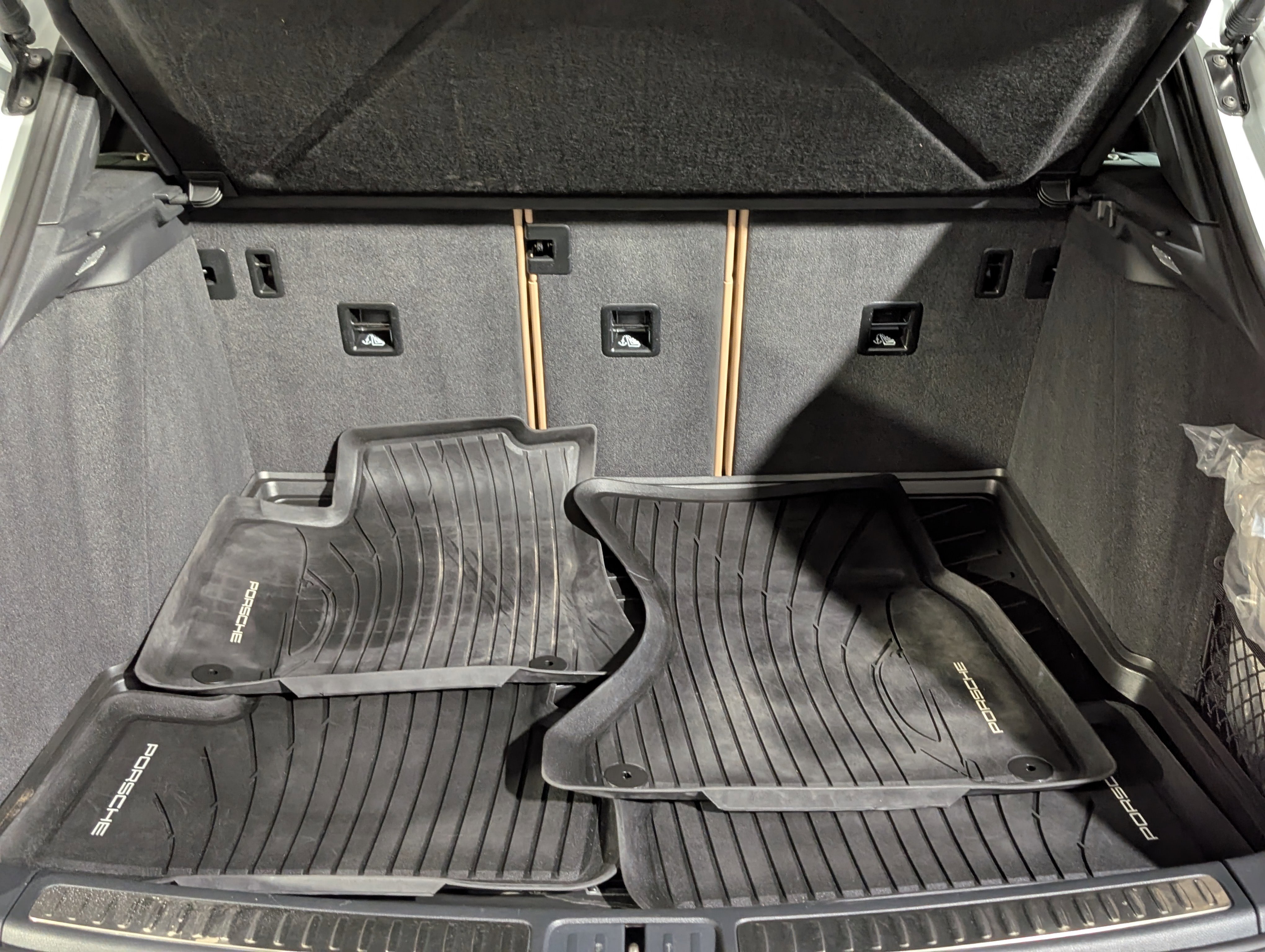 Certified 2023 Porsche Macan S AWD/4WD image 26