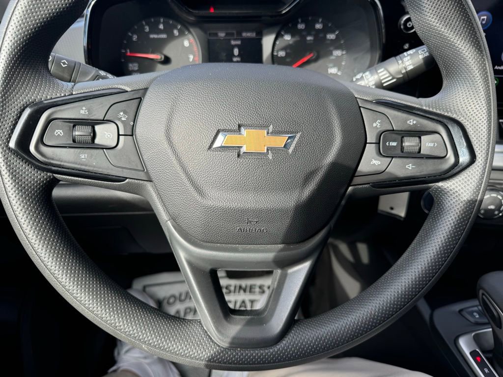 Certified 2025 Chevrolet Trax LS image 17