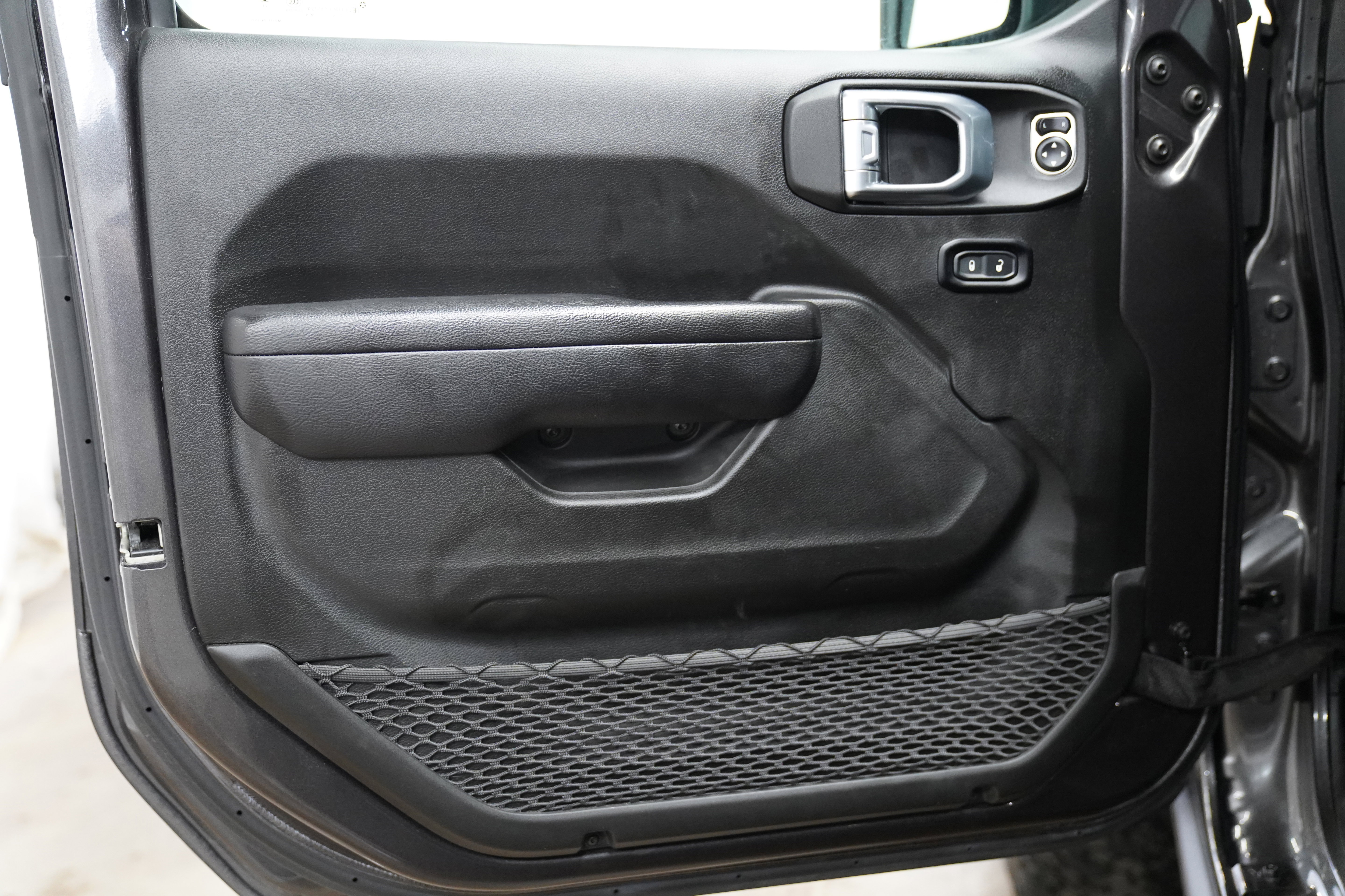 Used 2024 Jeep Wrangler Unlimited AWD/4WD image 16