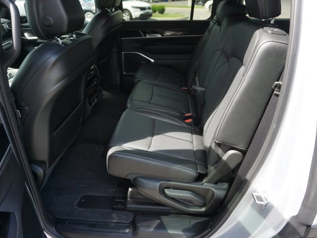 New 2022 Jeep Wagoneer Series III image 11