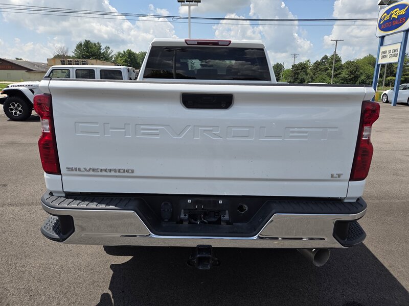 Used 2023 Chevrolet Silverado 2500 LT w/ Convenience Package AWD/4WD image 4