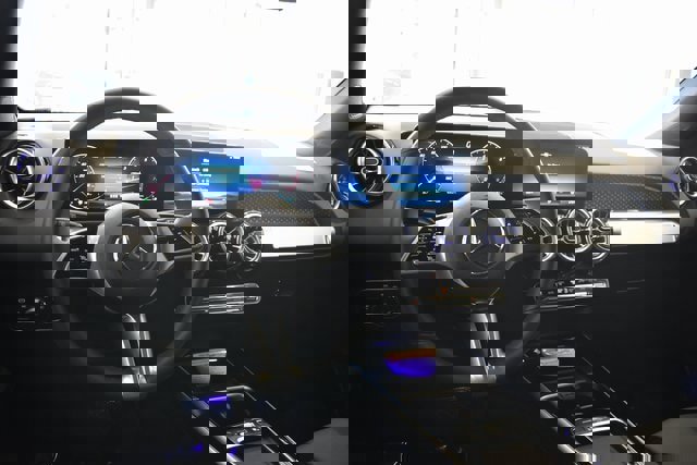 New 2025 Mercedes-Benz GLB 250 4MATIC image 25