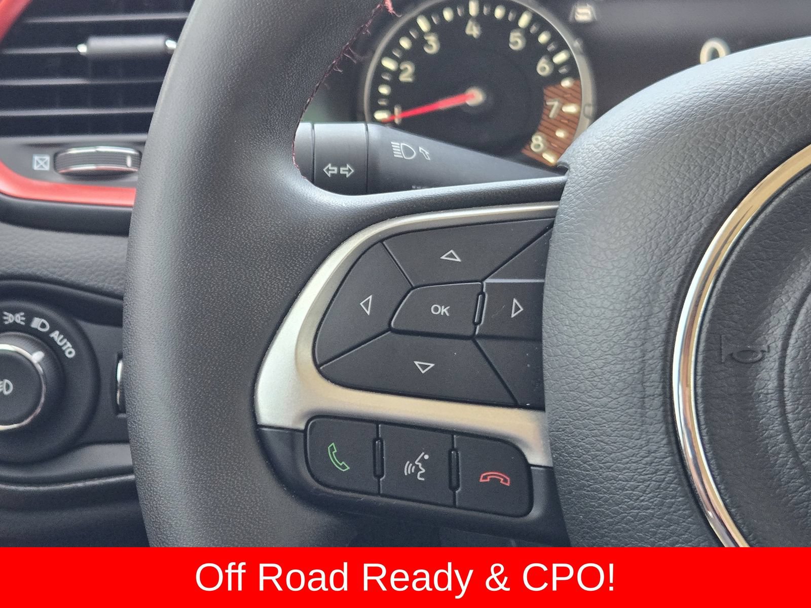 Used 2023 Jeep Renegade Trailhawk AWD/4WD image 33
