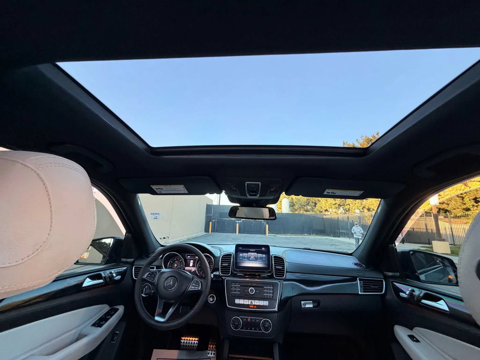 Used 2017 Mercedes-Benz GLE 400 4MATIC image 23
