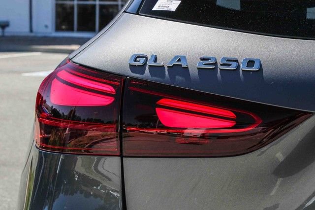 New 2026 Mercedes-Benz GLA 250 4MATIC image 9