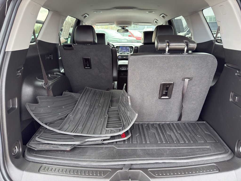 Used 2023 GMC Acadia SLT w/ Preferred Package AWD/4WD image 36