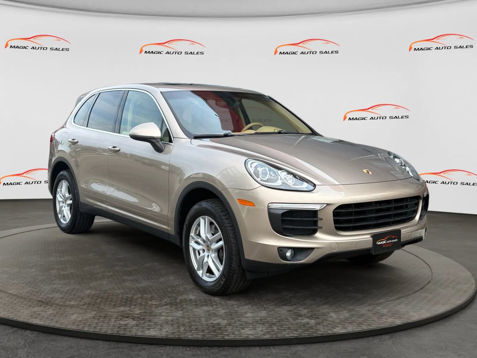 Used 2016 Porsche Cayenne AWD/4WD image 5