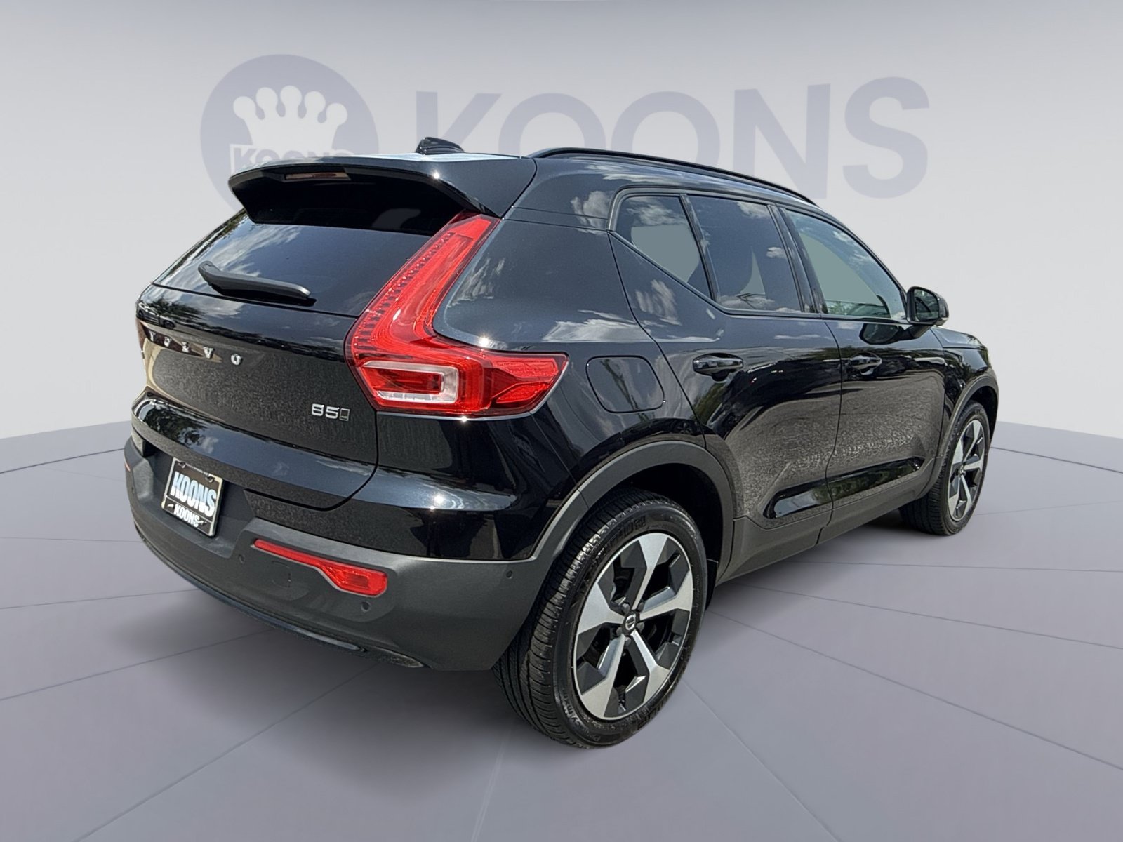 Used 2026 Volvo XC40 B5 Plus AWD/4WD image 7