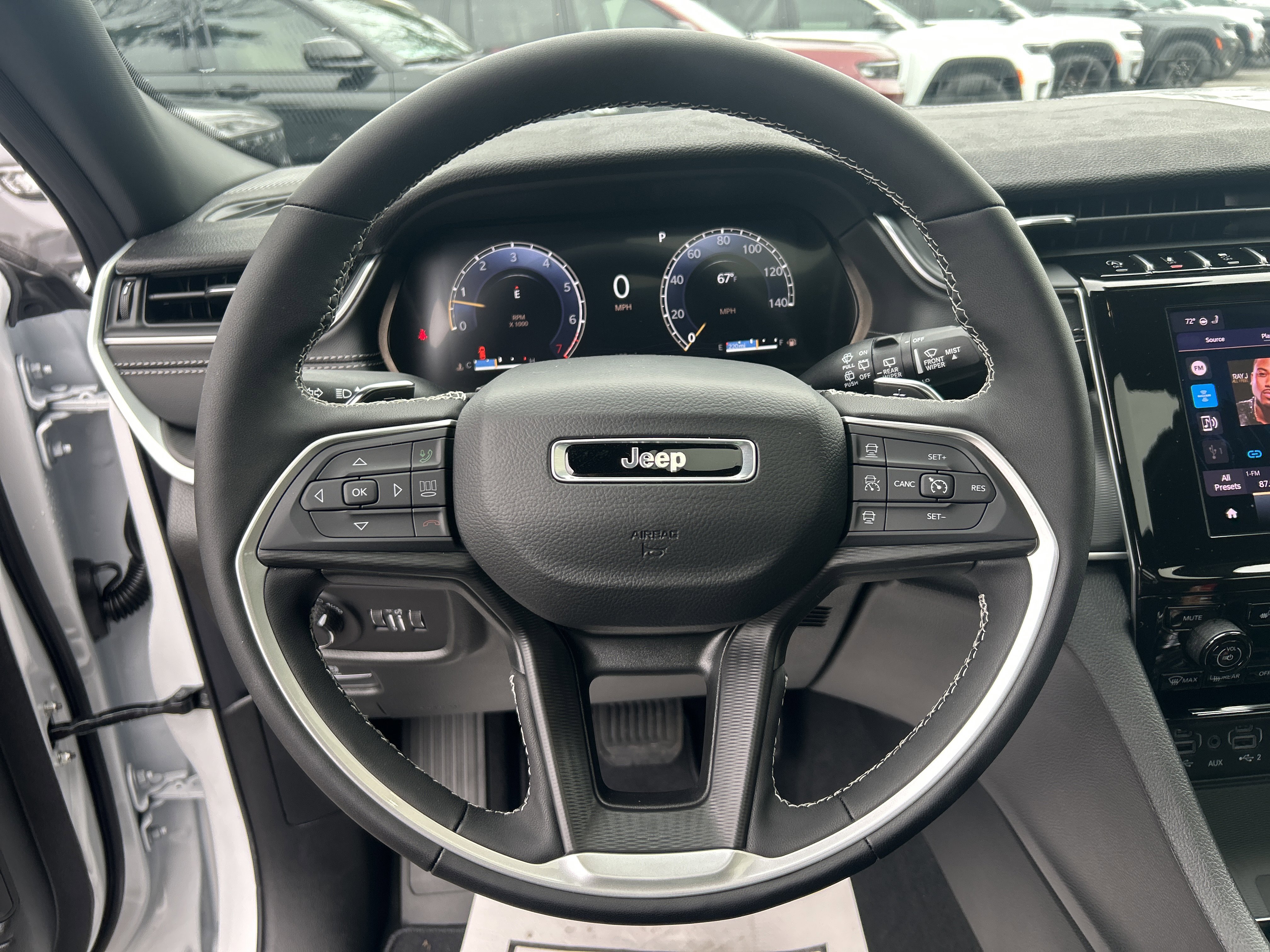 New 2025 Jeep Grand Cherokee L Laredo image 19