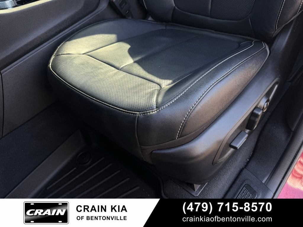 Used 2023 Jeep Grand Cherokee Limited w/ Luxury Tech Group II AWD/4WD image 23