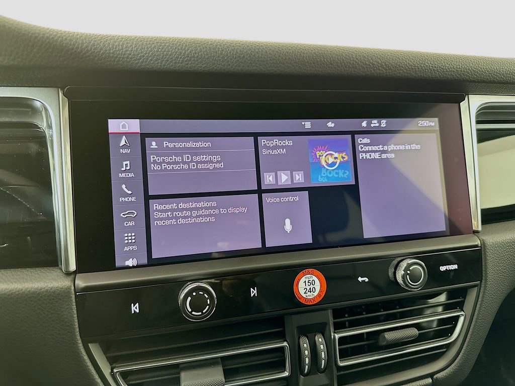 Certified 2026 Porsche Macan AWD/4WD image 15