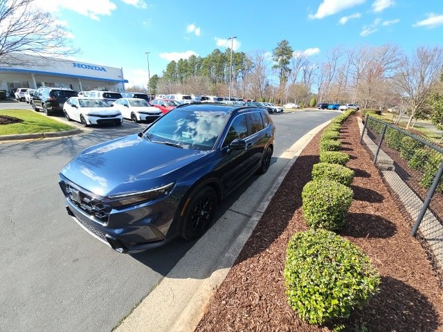 Used 2025 Honda CR-V Sport image 4