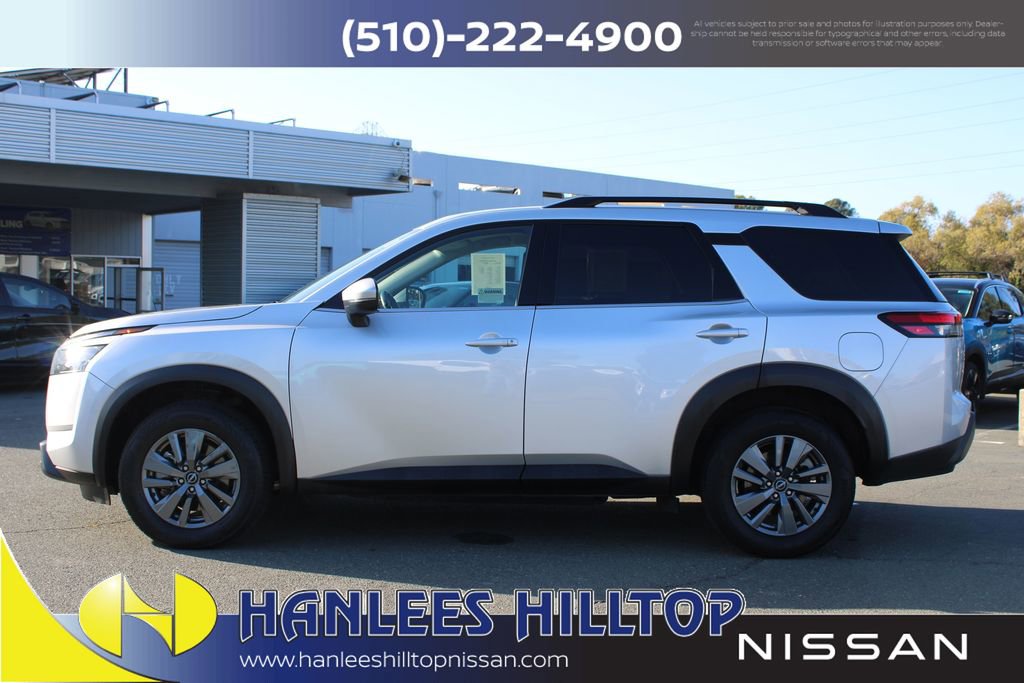 Certified 2024 Nissan Pathfinder SV image 2