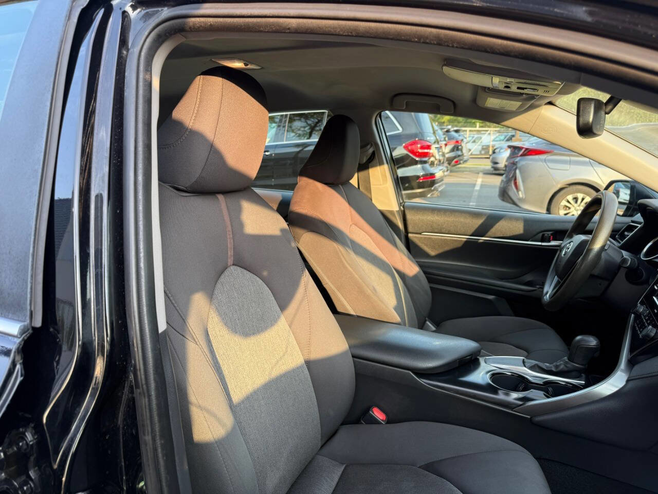 Used 2020 Toyota Camry LE image 25