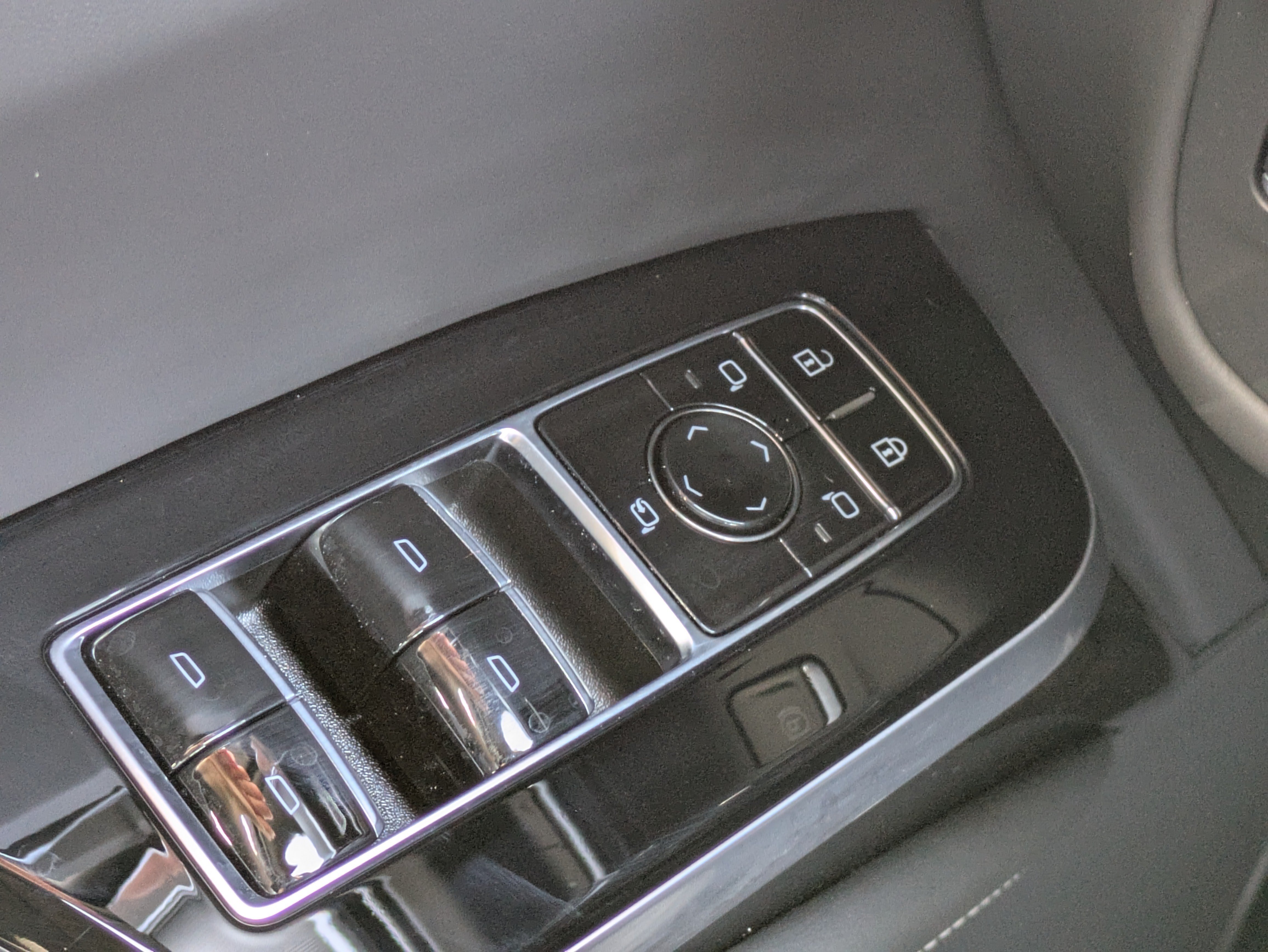 Certified 2025 Cadillac Escalade Sport Platinum w/ LPO, Floor Liner Package AWD/4WD image 22