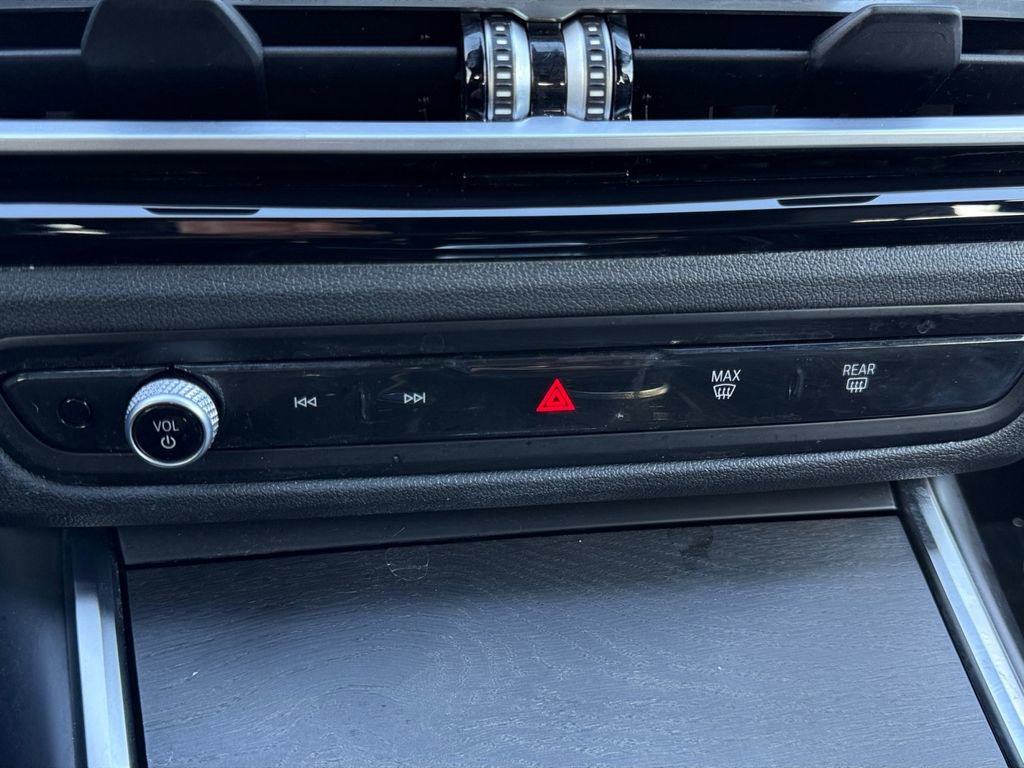 Used 2023 BMW i4 eDrive35 w/ Premium Package image 18