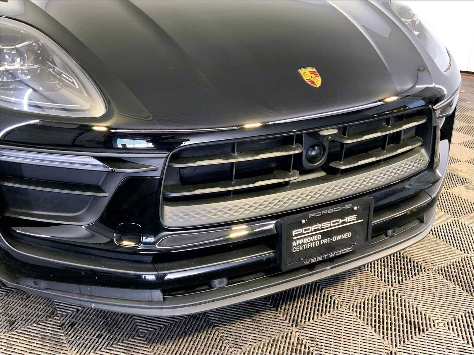 Certified 2023 Porsche Macan image 34