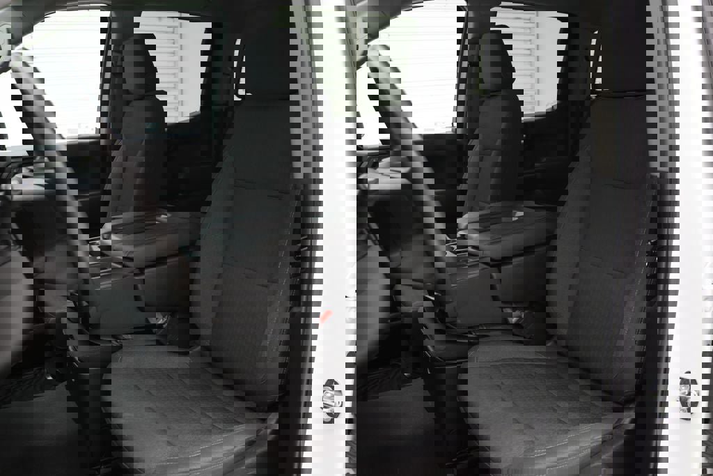 Used 2024 Chevrolet Silverado 1500 Custom image 19