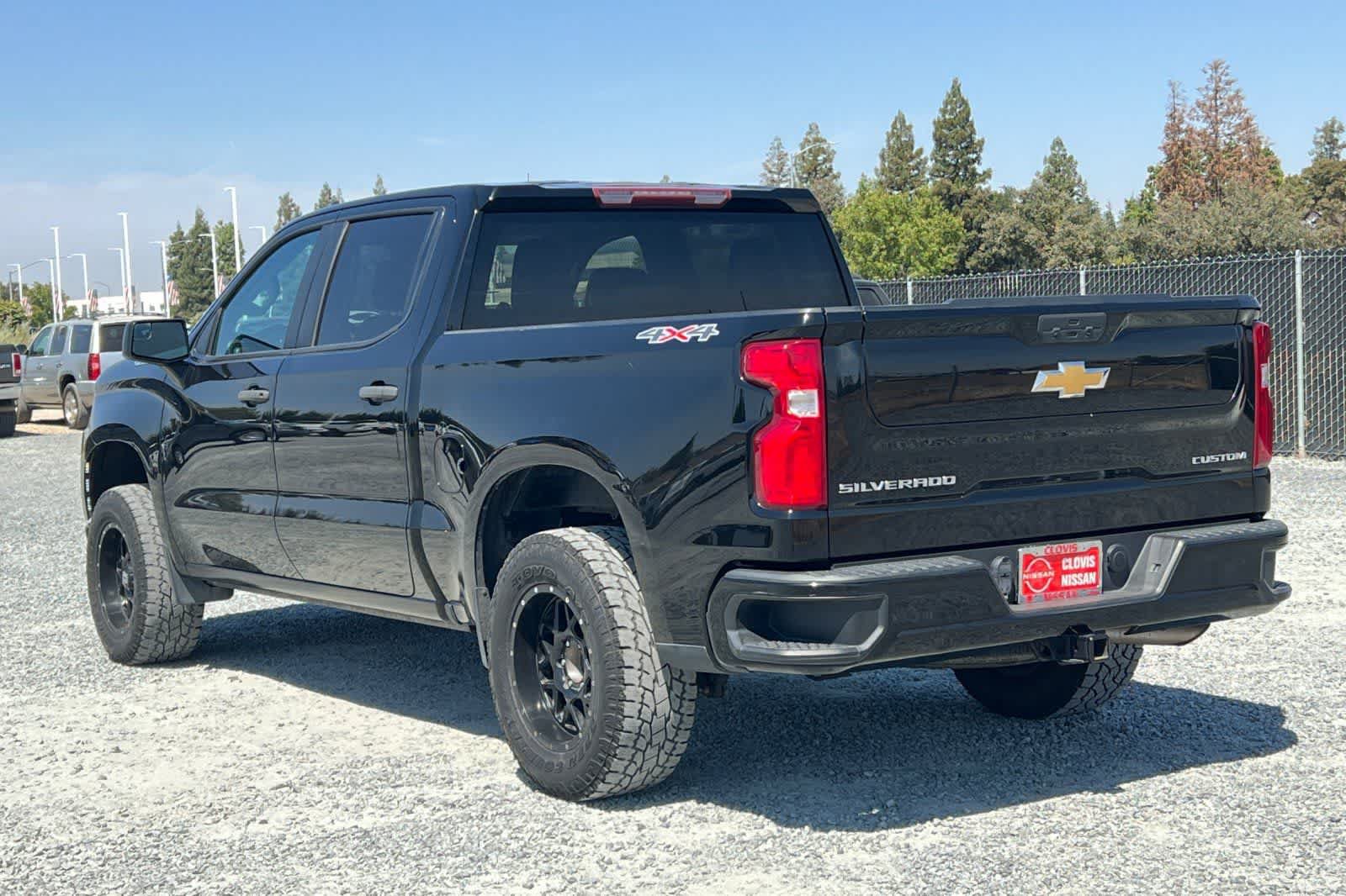 Used 2021 Chevrolet Silverado 1500 Custom w/ Safety Confidence Package AWD/4WD image 7