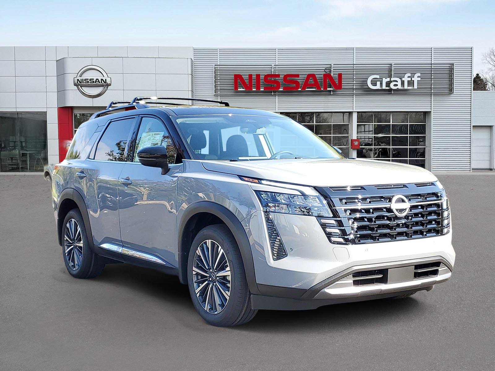 New 2026 Nissan Pathfinder Platinum AWD/4WD image 2