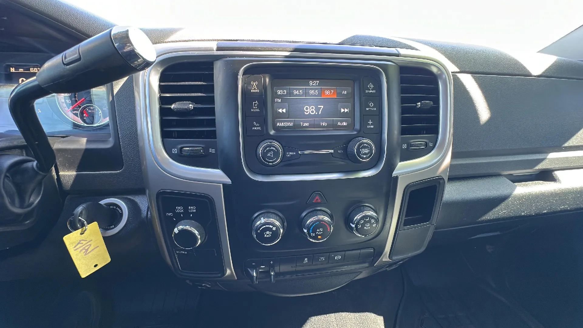 Used 2018 RAM 2500 SLT AWD/4WD image 13