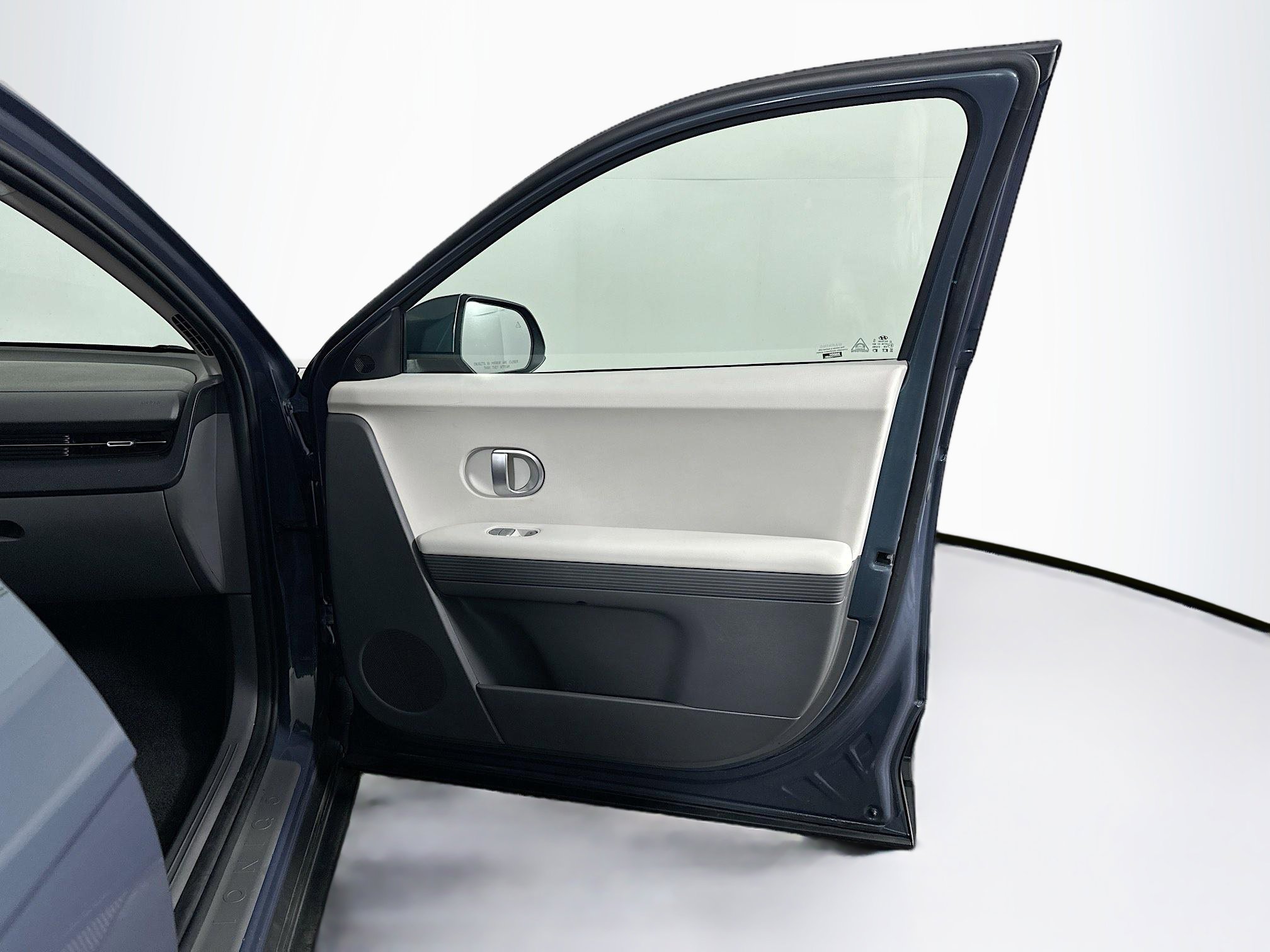 Used 2023 Hyundai Ioniq 5 SE RWD image 31