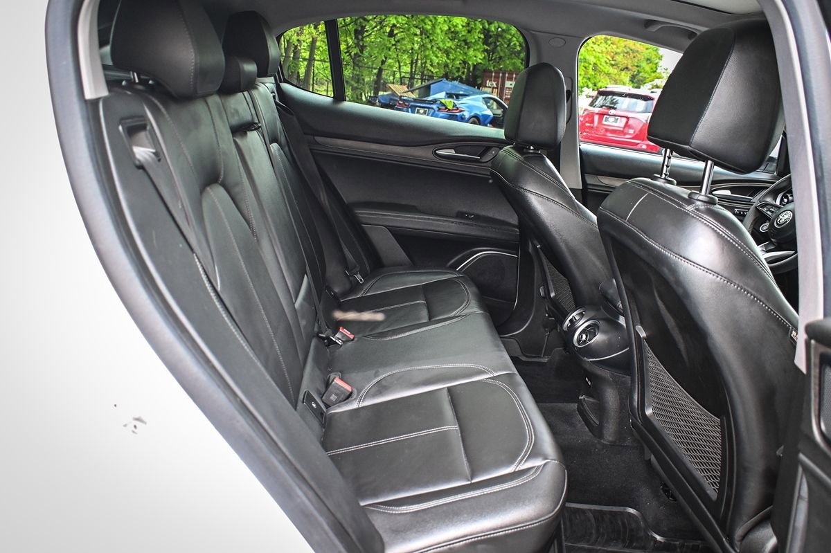 Used 2021 Alfa Romeo Stelvio Ti AWD/4WD image 15