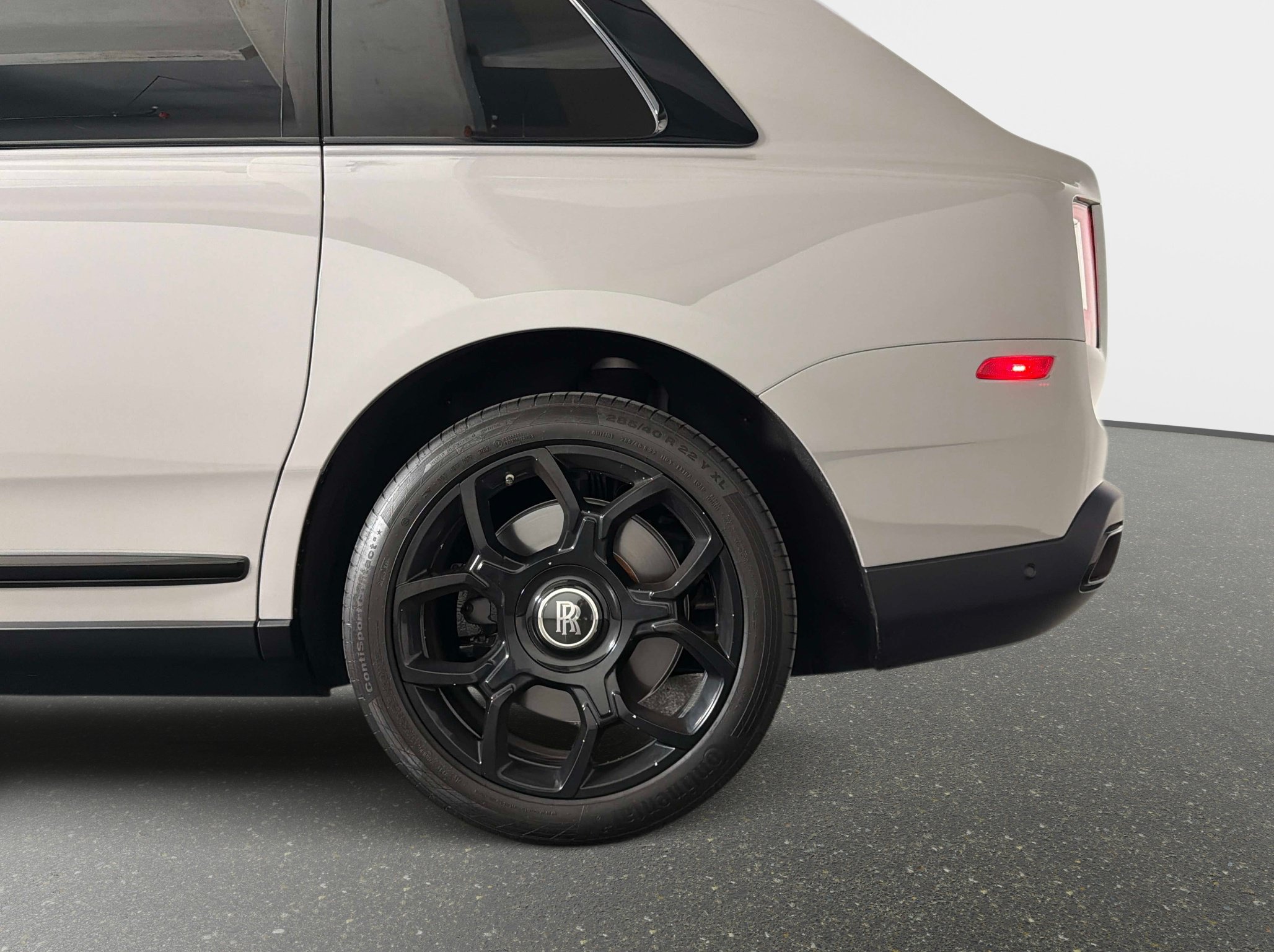 Used 2024 Rolls-Royce Cullinan Black Badge AWD/4WD image 21