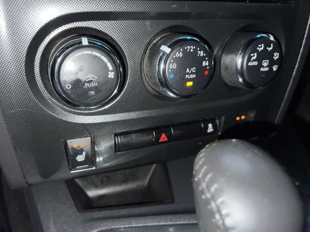 Used 2011 Dodge Challenger RWD image 22