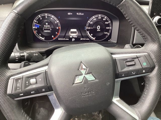 Used 2023 Mitsubishi Outlander SE image 26