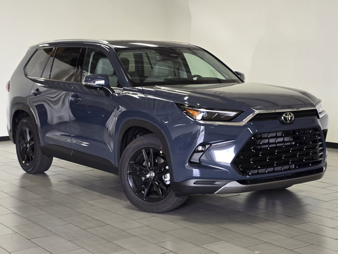 New 2026 Toyota Grand Highlander Limited AWD/4WD image 2