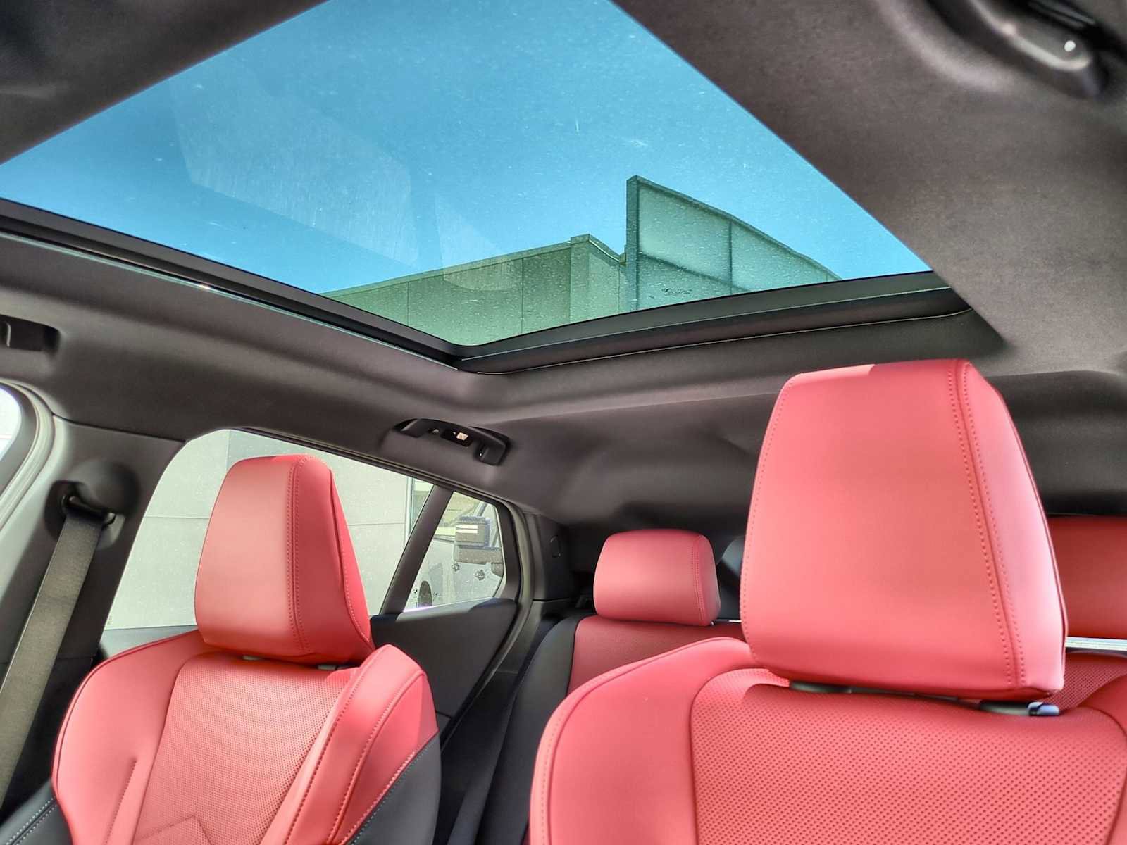 New 2025 BMW X2 xDrive28i w/ Convenience Package image 20