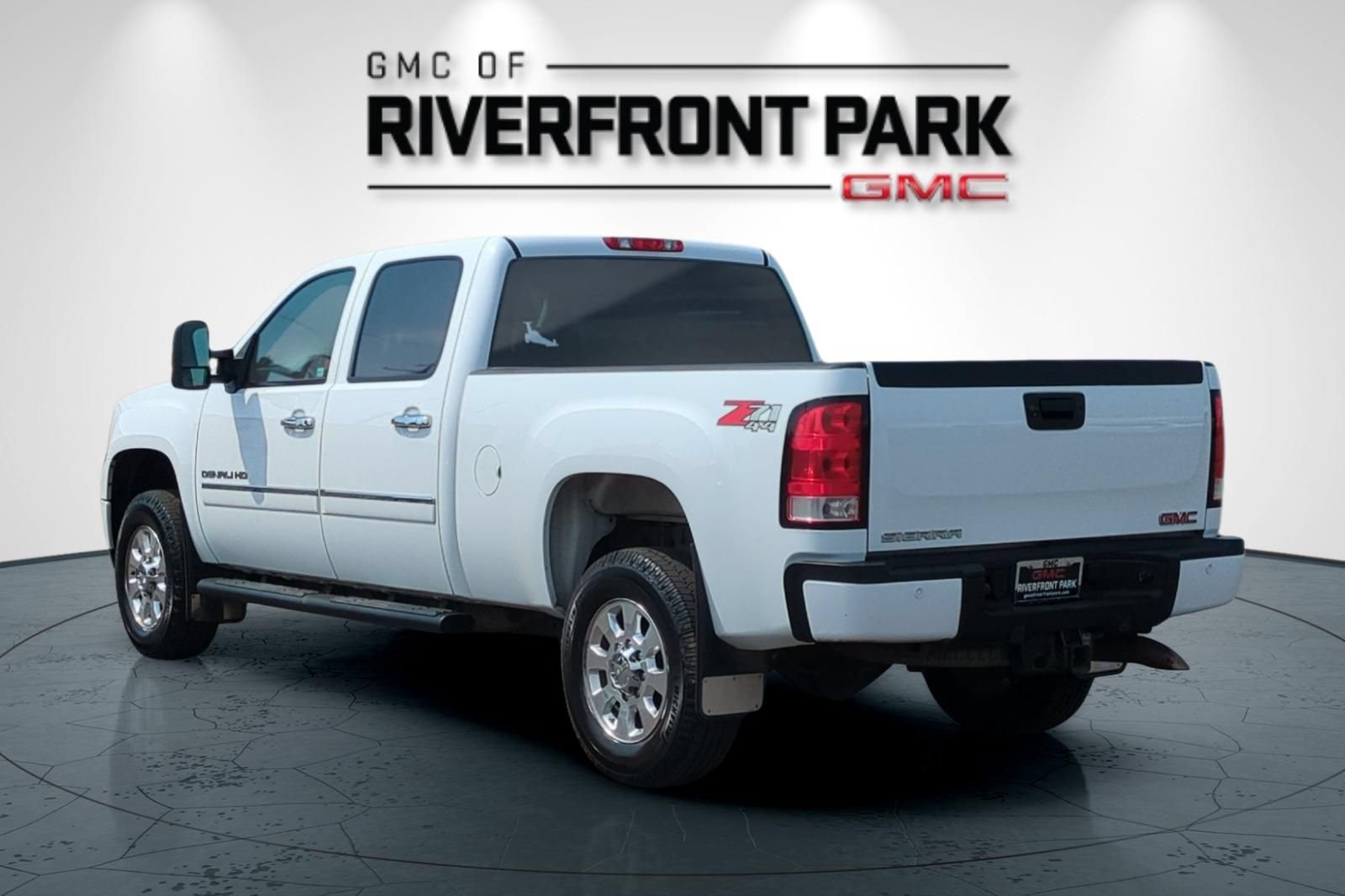 Used 2014 GMC Sierra 2500 Denali AWD/4WD image 5