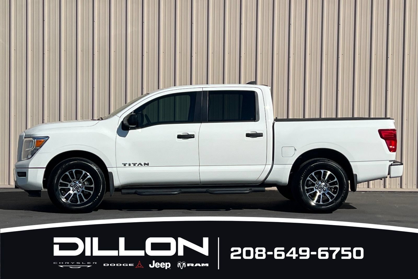 Used 2024 Nissan Titan SV AWD/4WD image 7