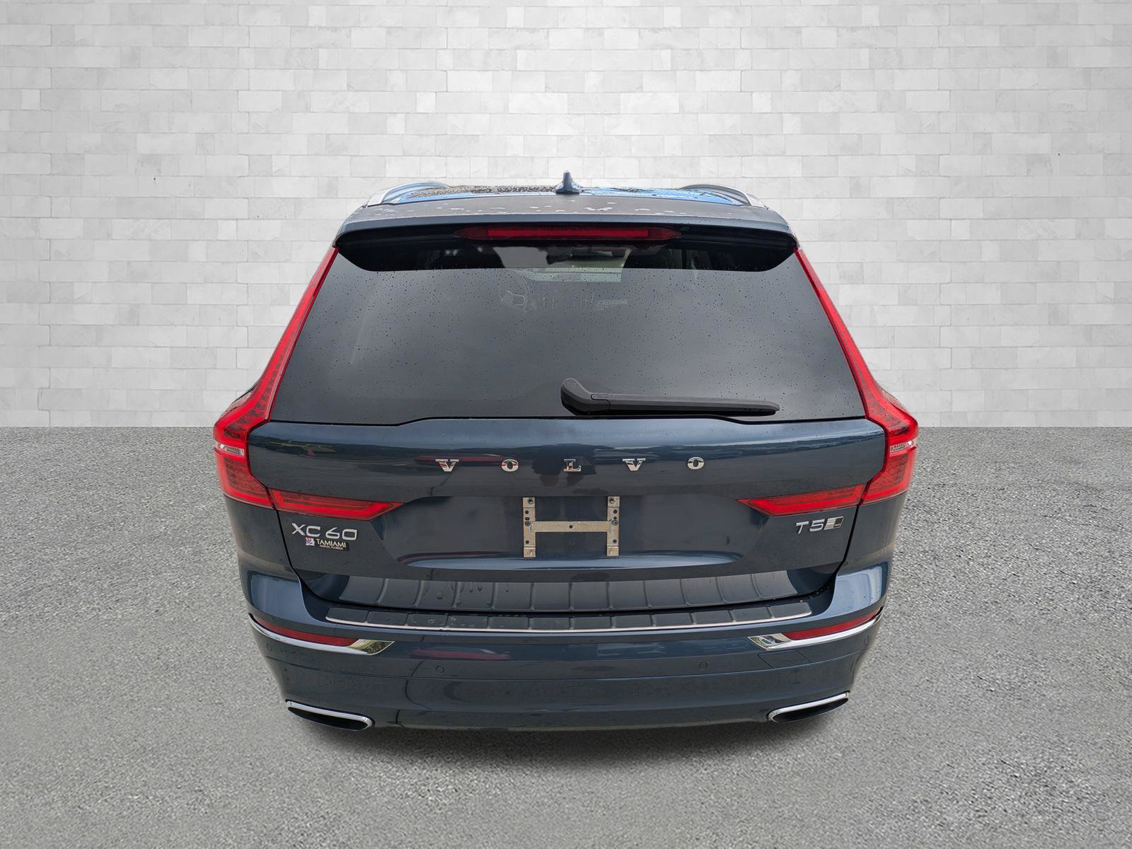 Used 2018 Volvo XC60 T5 Inscription w/ Convenience Package AWD/4WD image 3