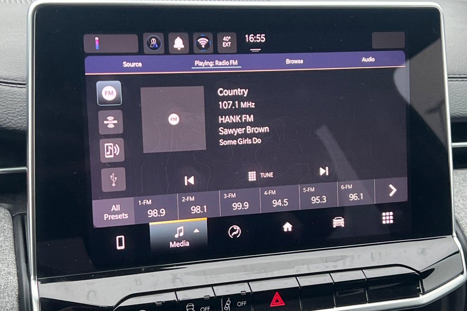 Used 2024 Jeep Compass Latitude image 20