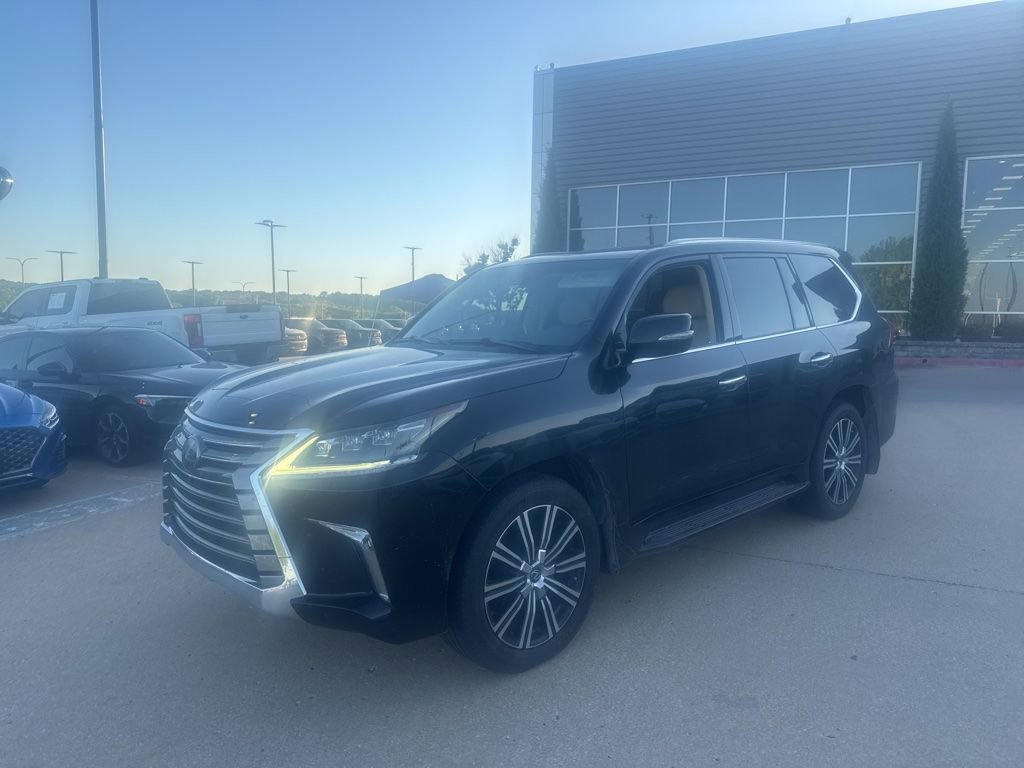 Used 2018 Lexus LX 570 4WD w/ Luxury Package image 6